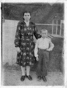 Іван Кардаш з мамою